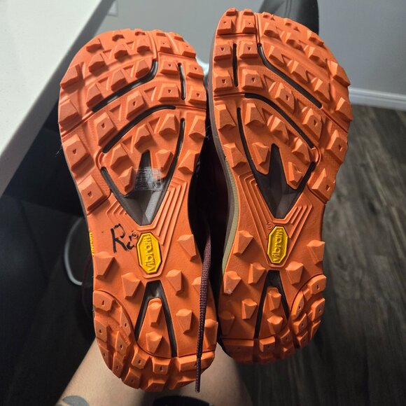 Topo  athletic - Picture 5 of 11